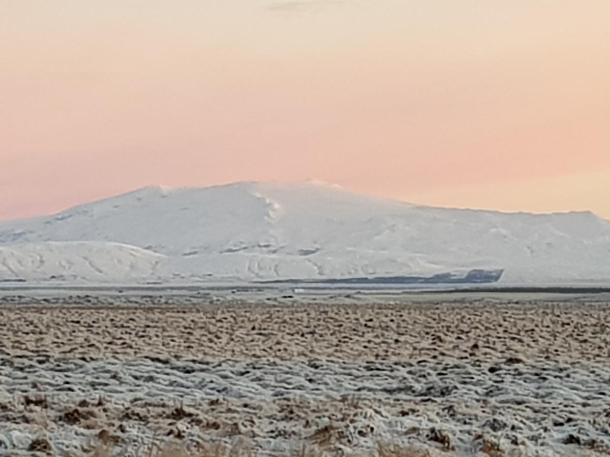 Hekla Cabin 3 Volcano And Glacier View เฮลลา ภายนอก รูปภาพ